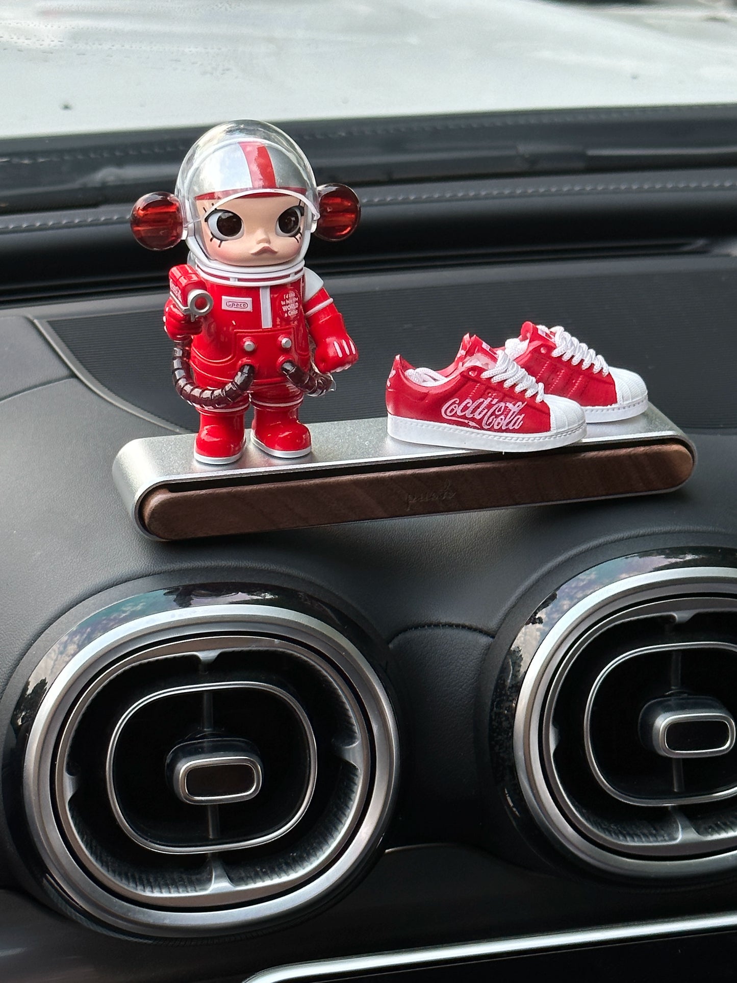 Mollyn™ Streetwear Girl Dashboard Ornament