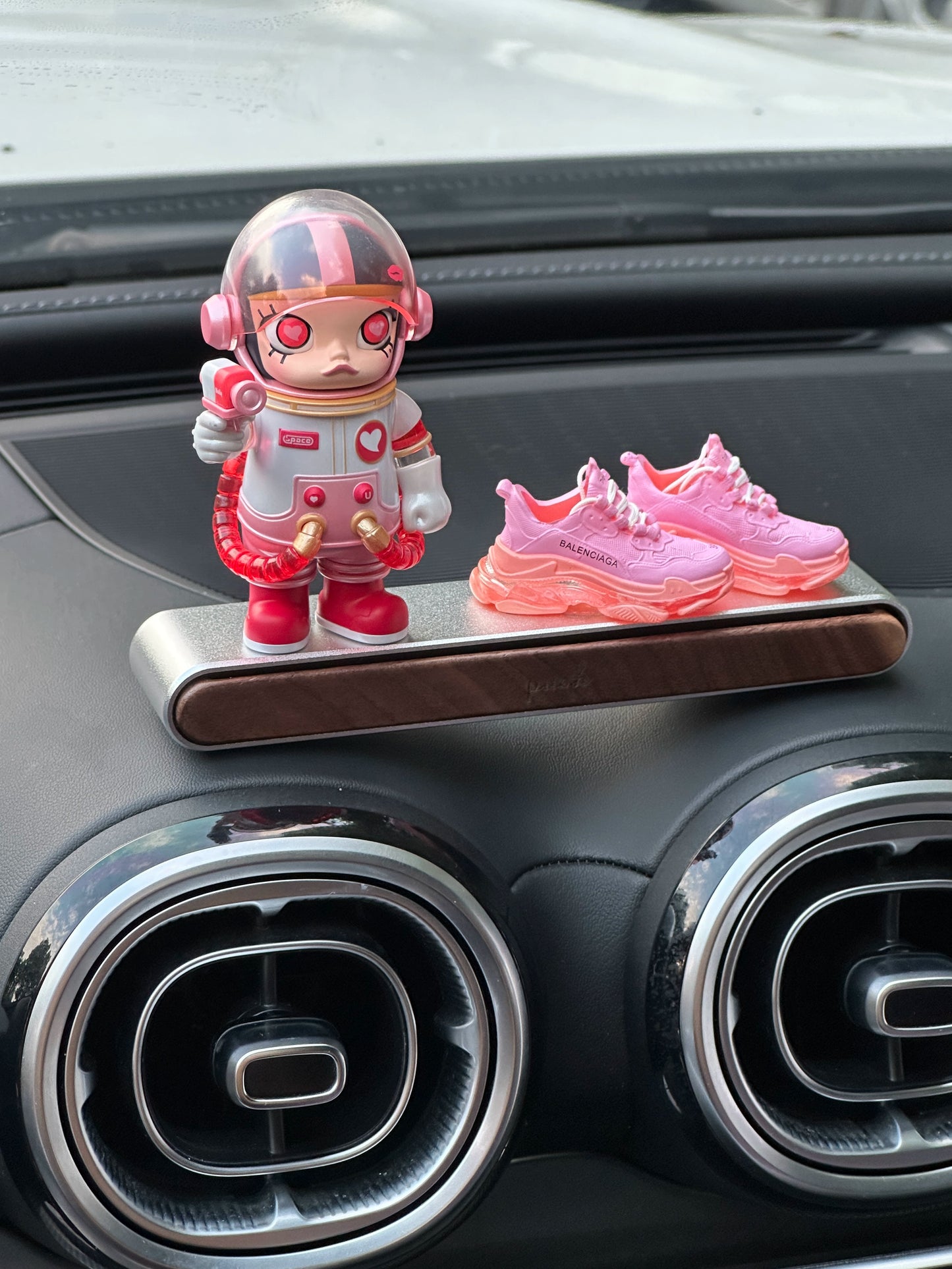 Mollyn™ Streetwear Girl Dashboard Ornament