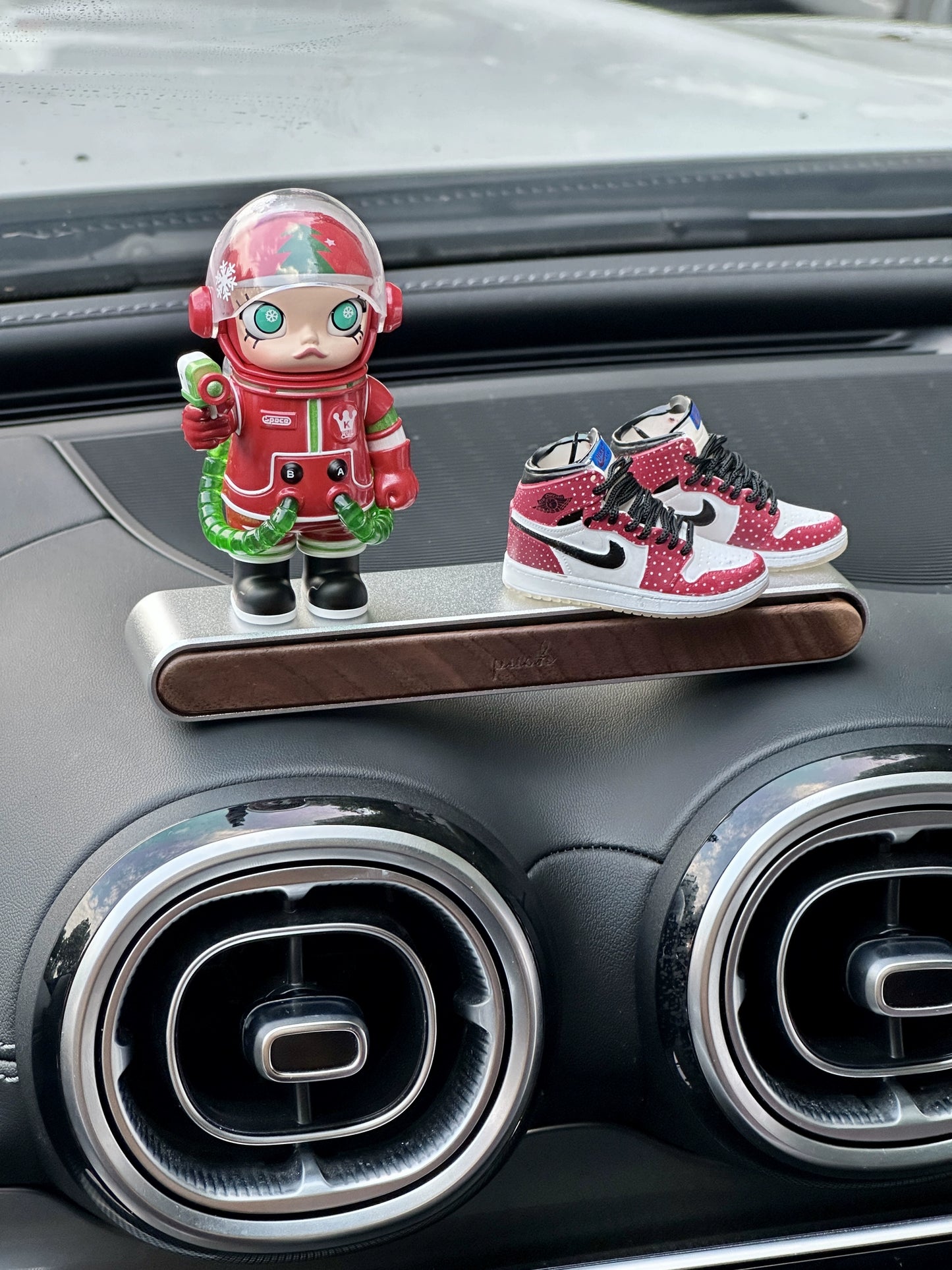 Mollyn™ Streetwear Girl Dashboard Ornament