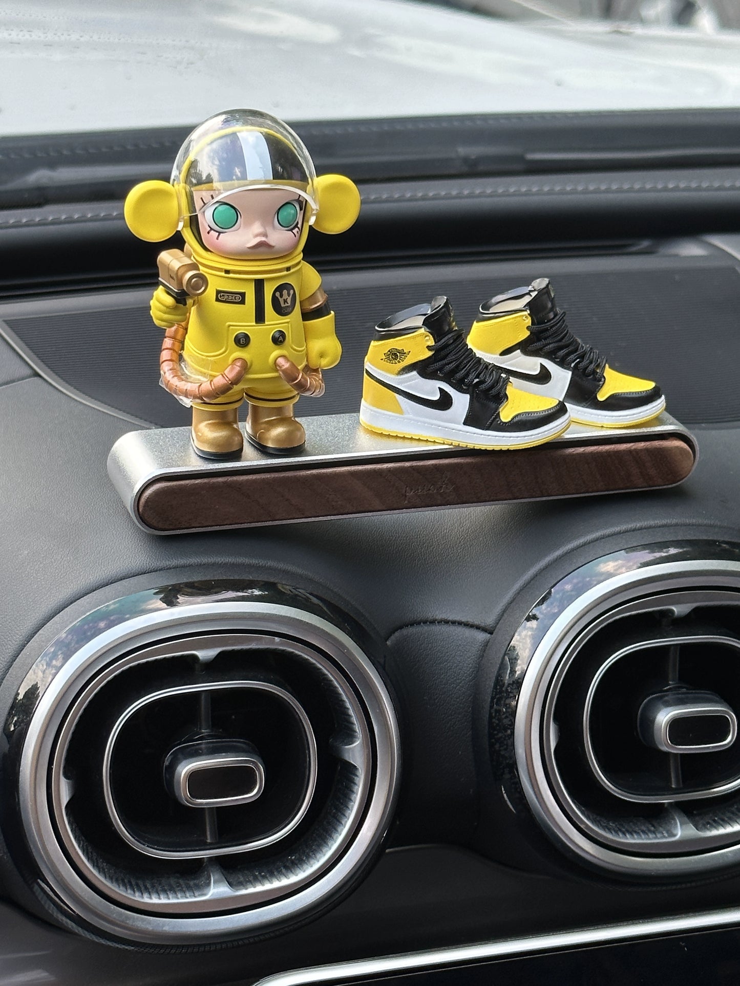 Mollyn™ Streetwear Girl Dashboard Ornament