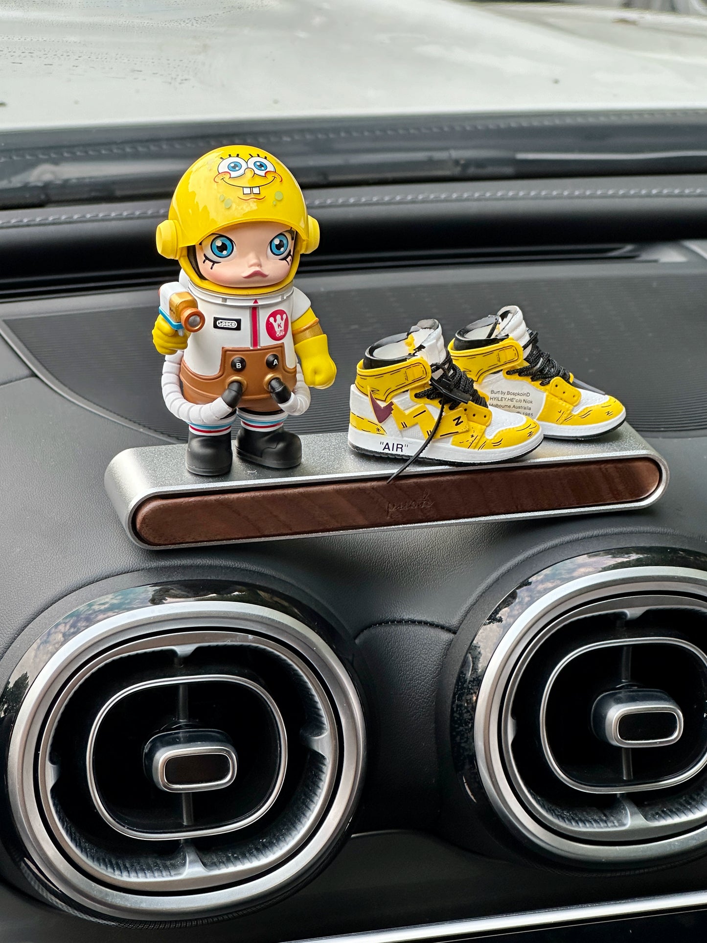 Mollyn™ Streetwear Girl Dashboard Ornament