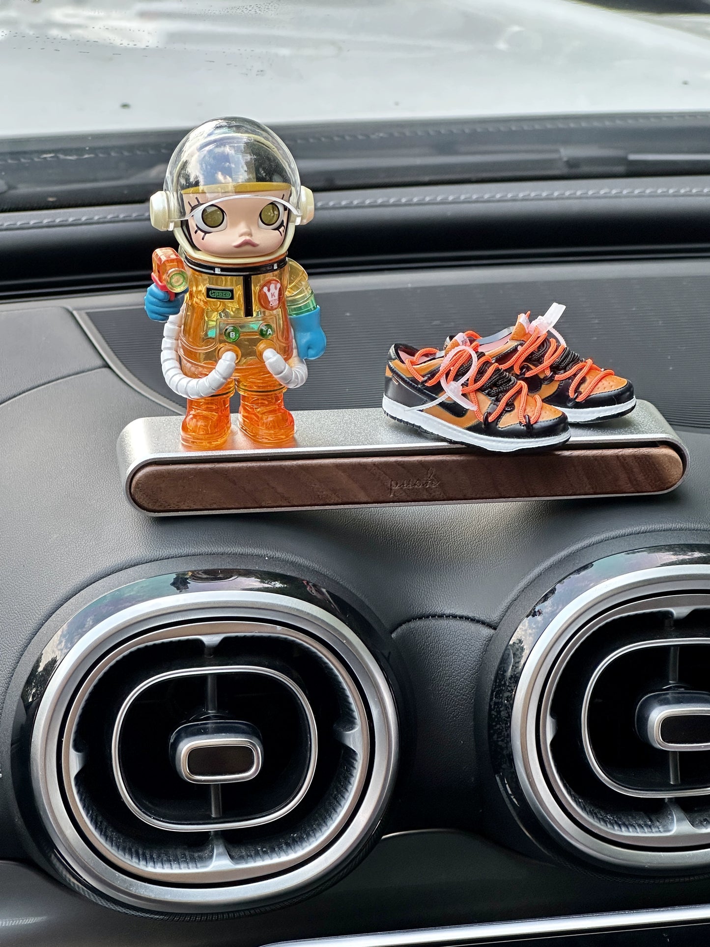 Mollyn™ Streetwear Girl Dashboard Ornament