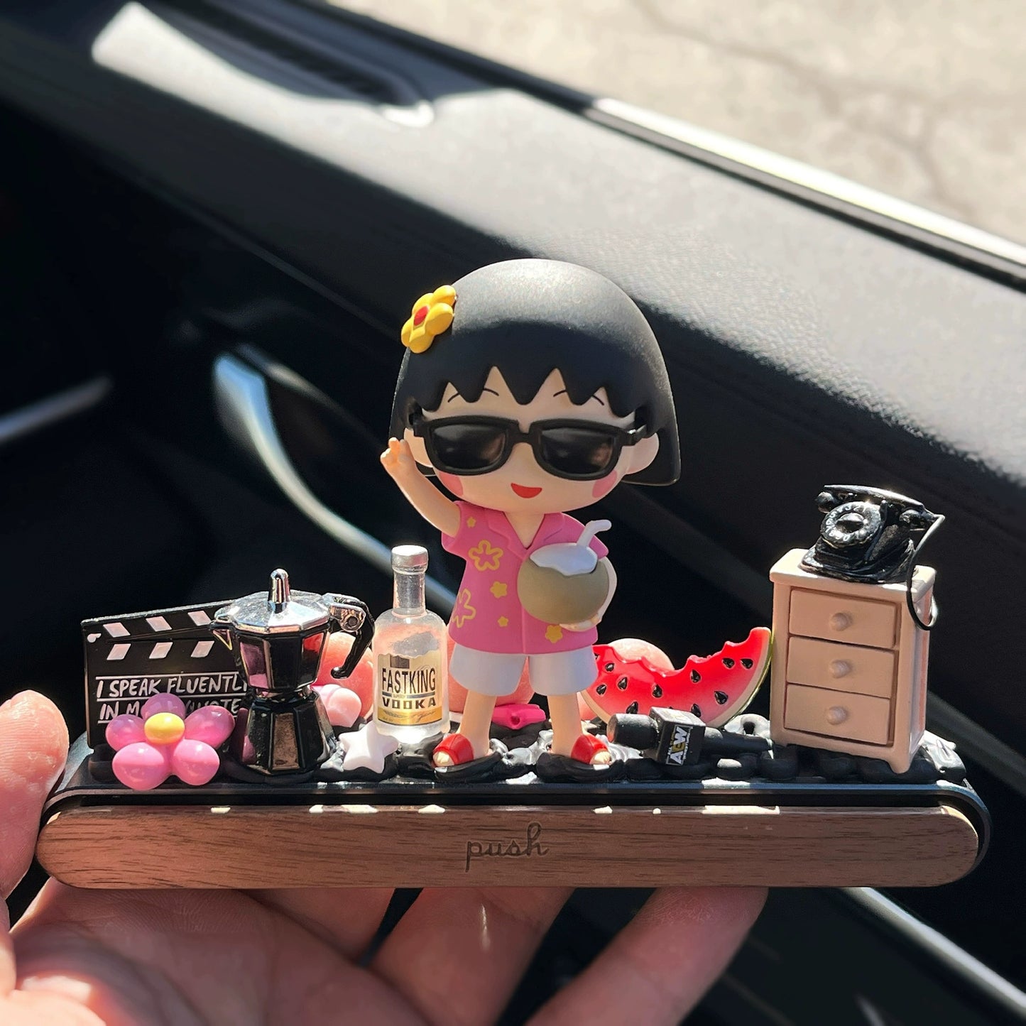 POP MART Chibi Maruko-chan car ornament with gift box and hidden parking number plate