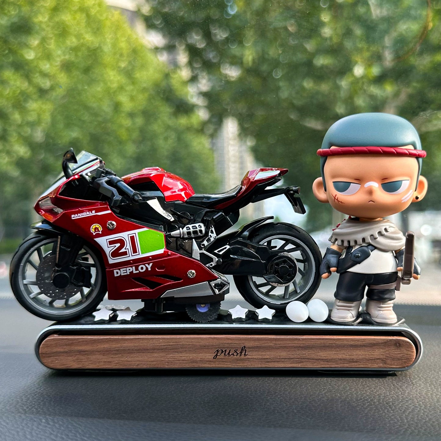 Bubble Mart Kubo Dashoboard Ornament