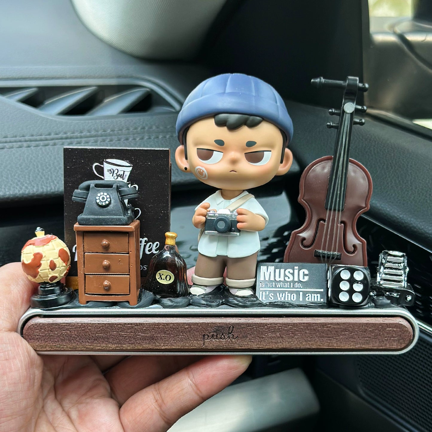 Bubble Mart Kubo Dashoboard Ornament