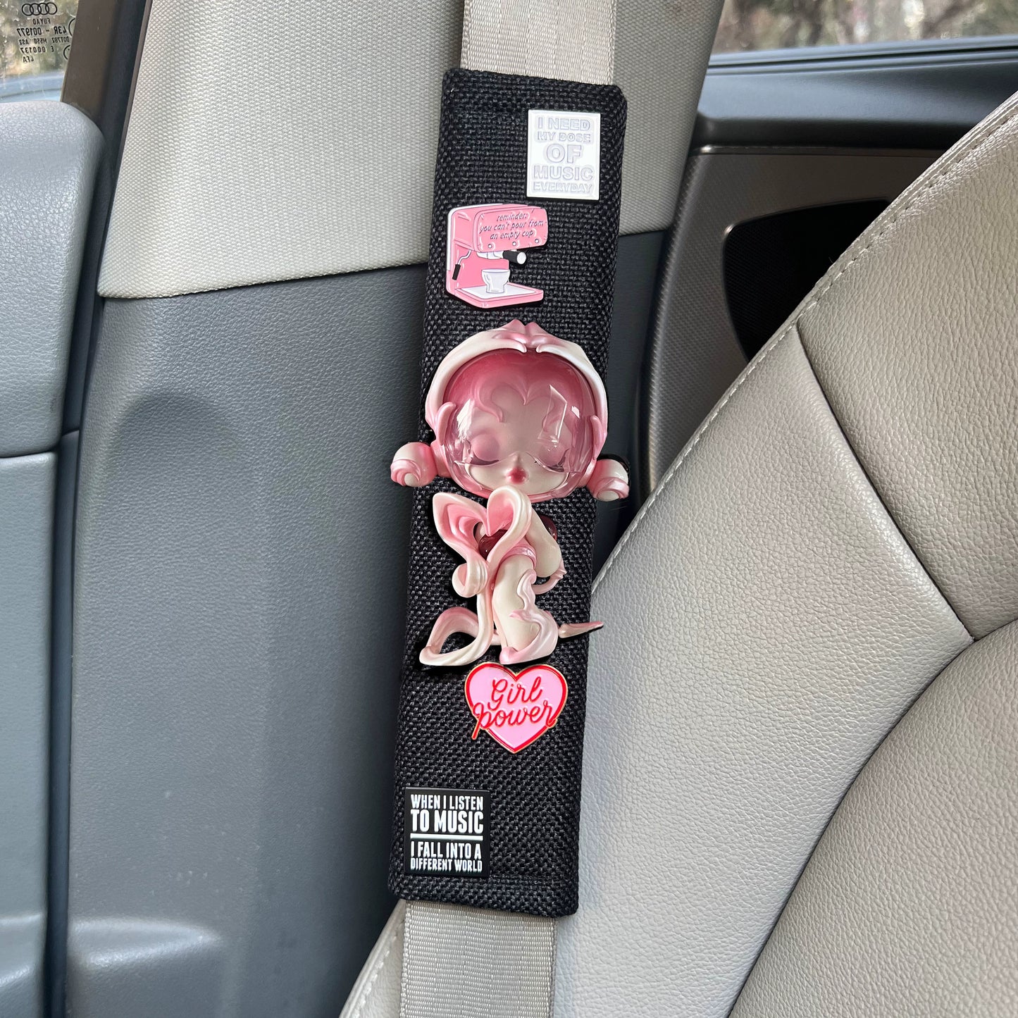 Bubblegum Girl Seat Belt Cover