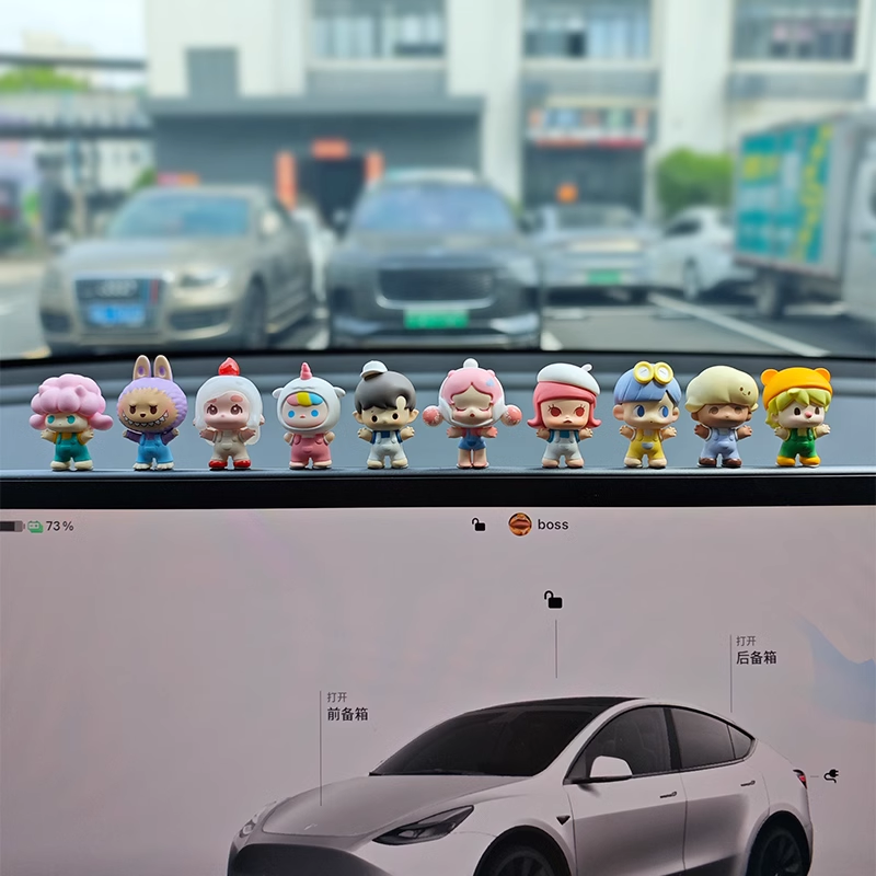 MiniGlow™ 14pc Dashboard Dolls Set