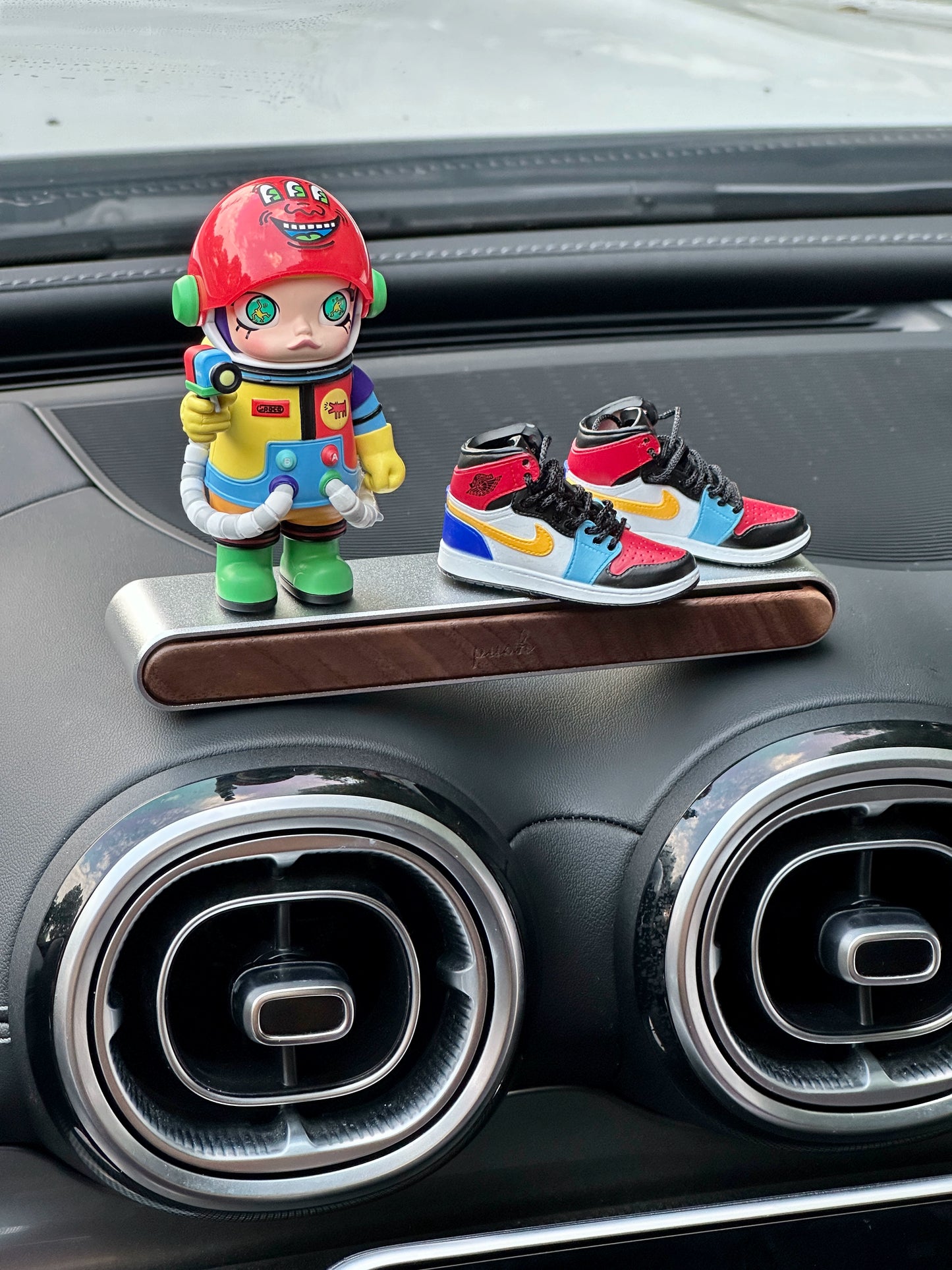 Mollyn™ Streetwear Girl Dashboard Ornament