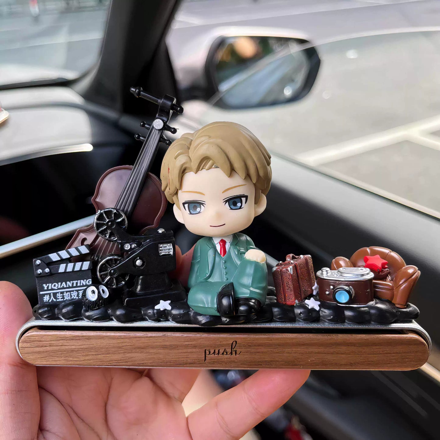 Anyuh Pinky™ Dashboard Ornament