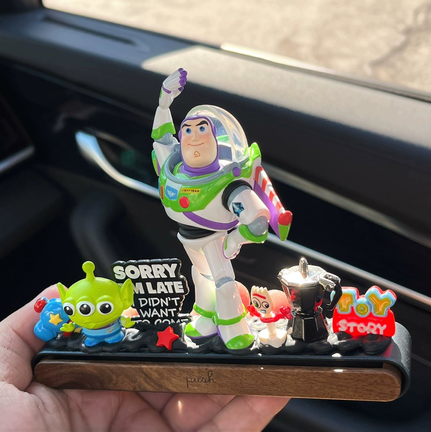 Toy-style dashboard ornament with hidden magnetic parking plate and gift box – Cowboy, Cowgirl, Space Hero