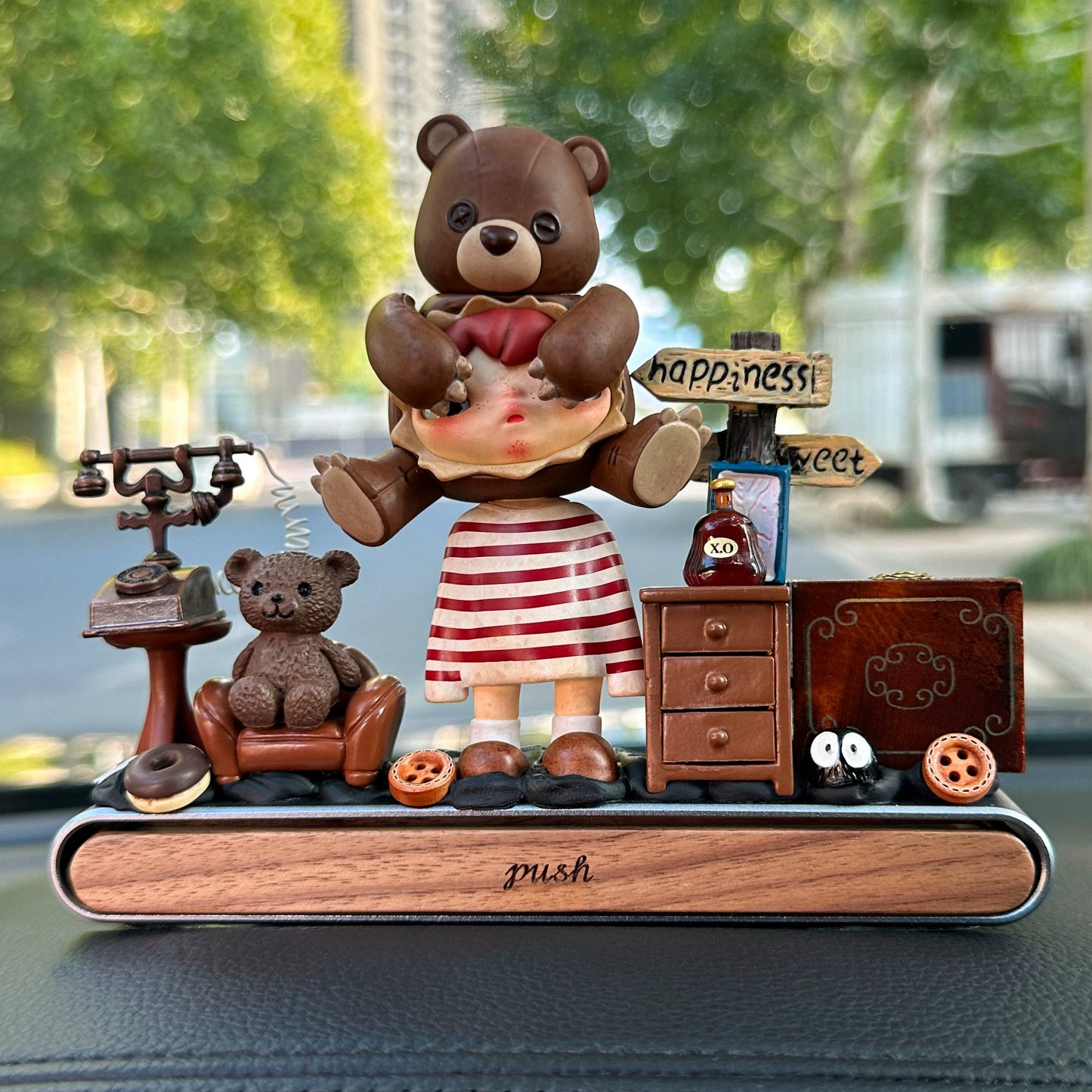 Bubble Mart Kubo Dashoboard Ornament