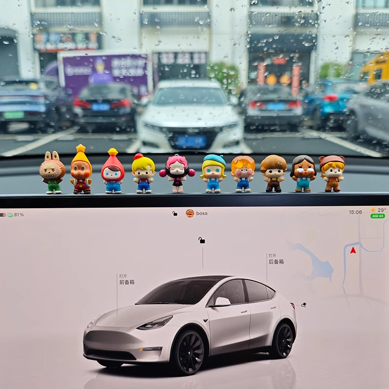 MiniGlow™ 14pc Dashboard Dolls Set