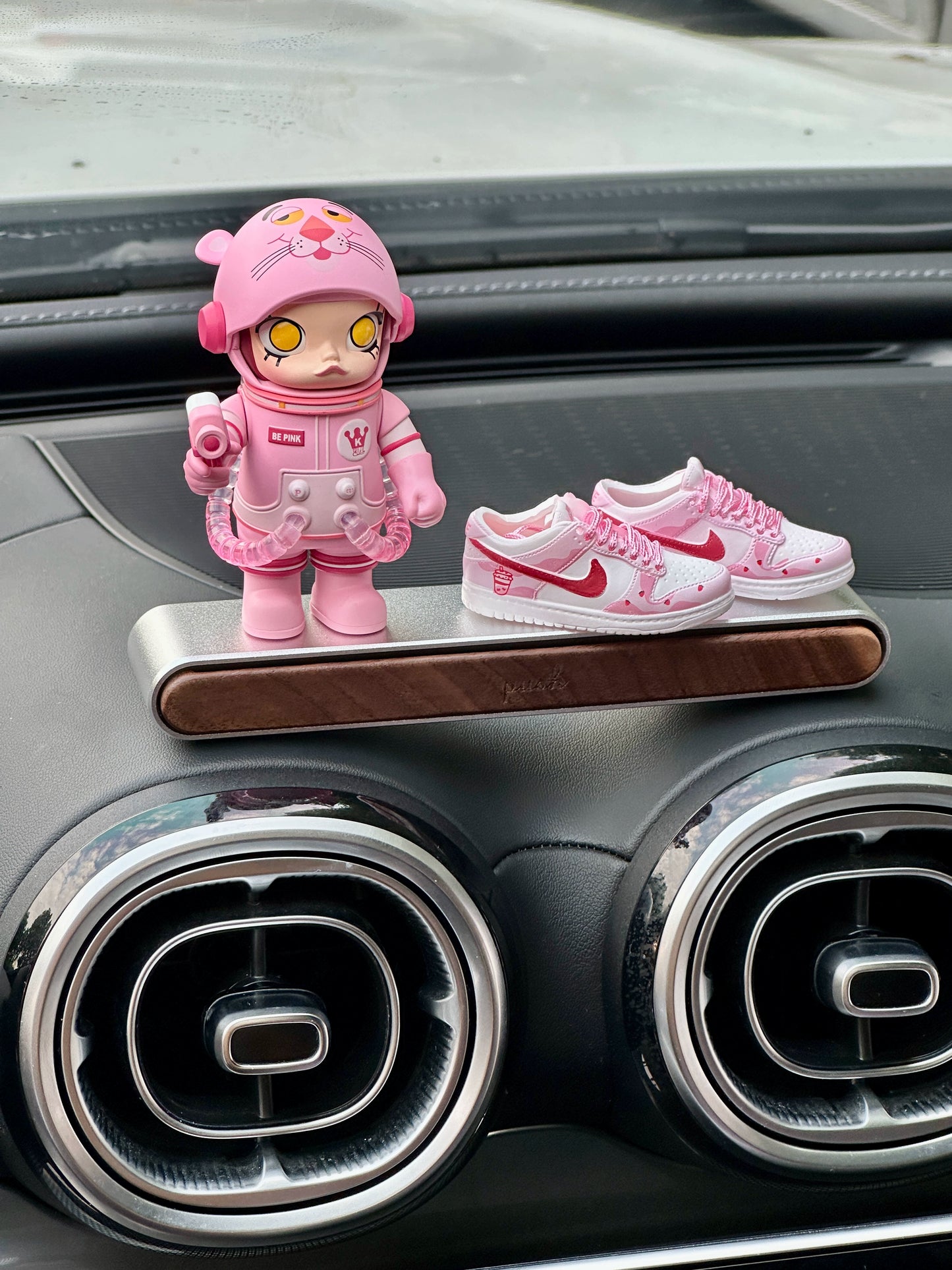 Mollyn™ Streetwear Girl Dashboard Ornament