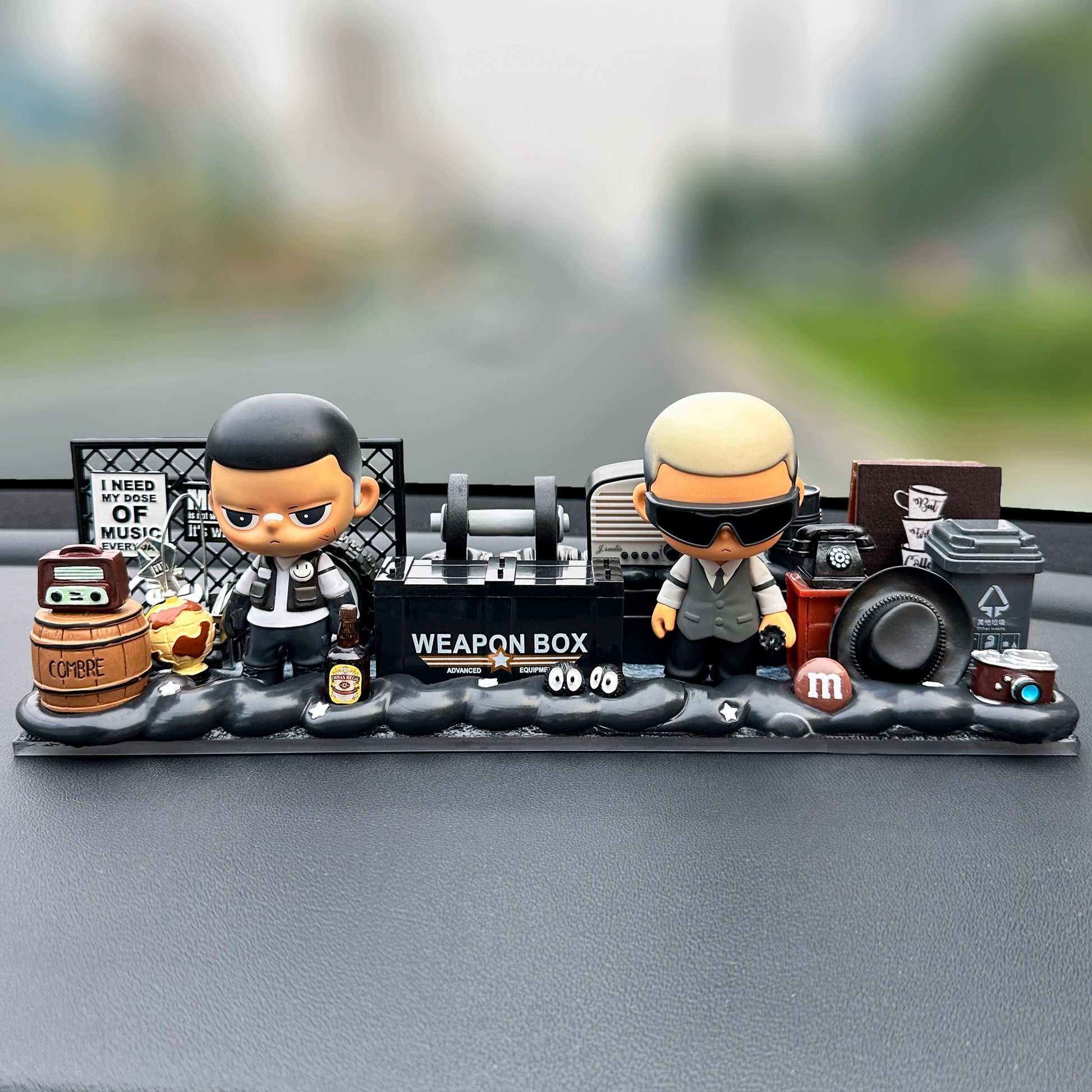 Lavubu™ Retro Bar Set – Limited Edition Dashboard Figurine with Two Kubo Boys and Mini Props